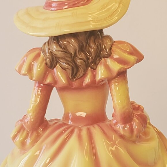 Royal Doulton Figurine “Heartfelt Wishes” HN5421 - Picture 6 of 10